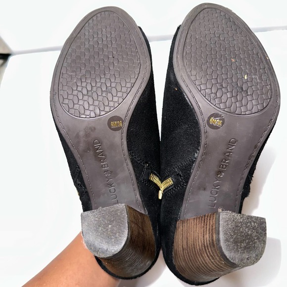 Lucky Brand Women's Padmah Black Suede Peep Toe Block Heel Ankle Booties 6M/36 - Picture 7 of 9